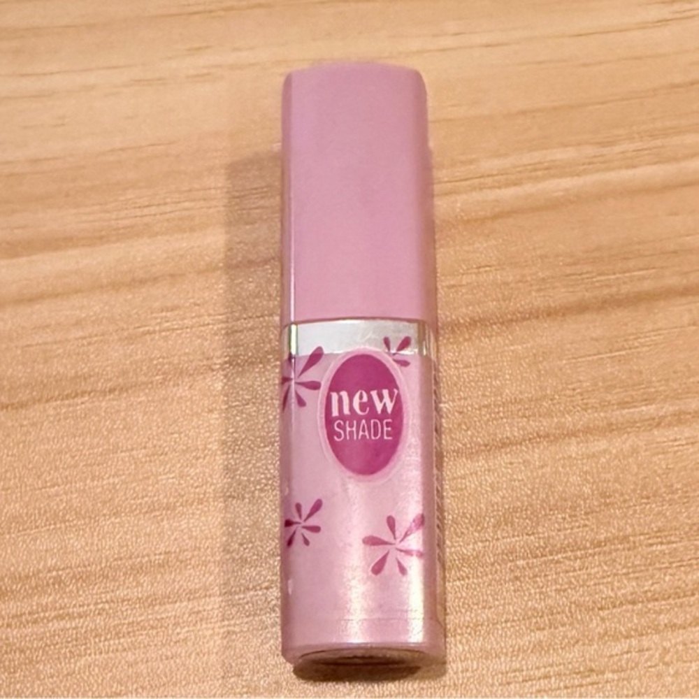 NOS Maybelline Wet Shine Cherry 🍒 Rain Lipstick